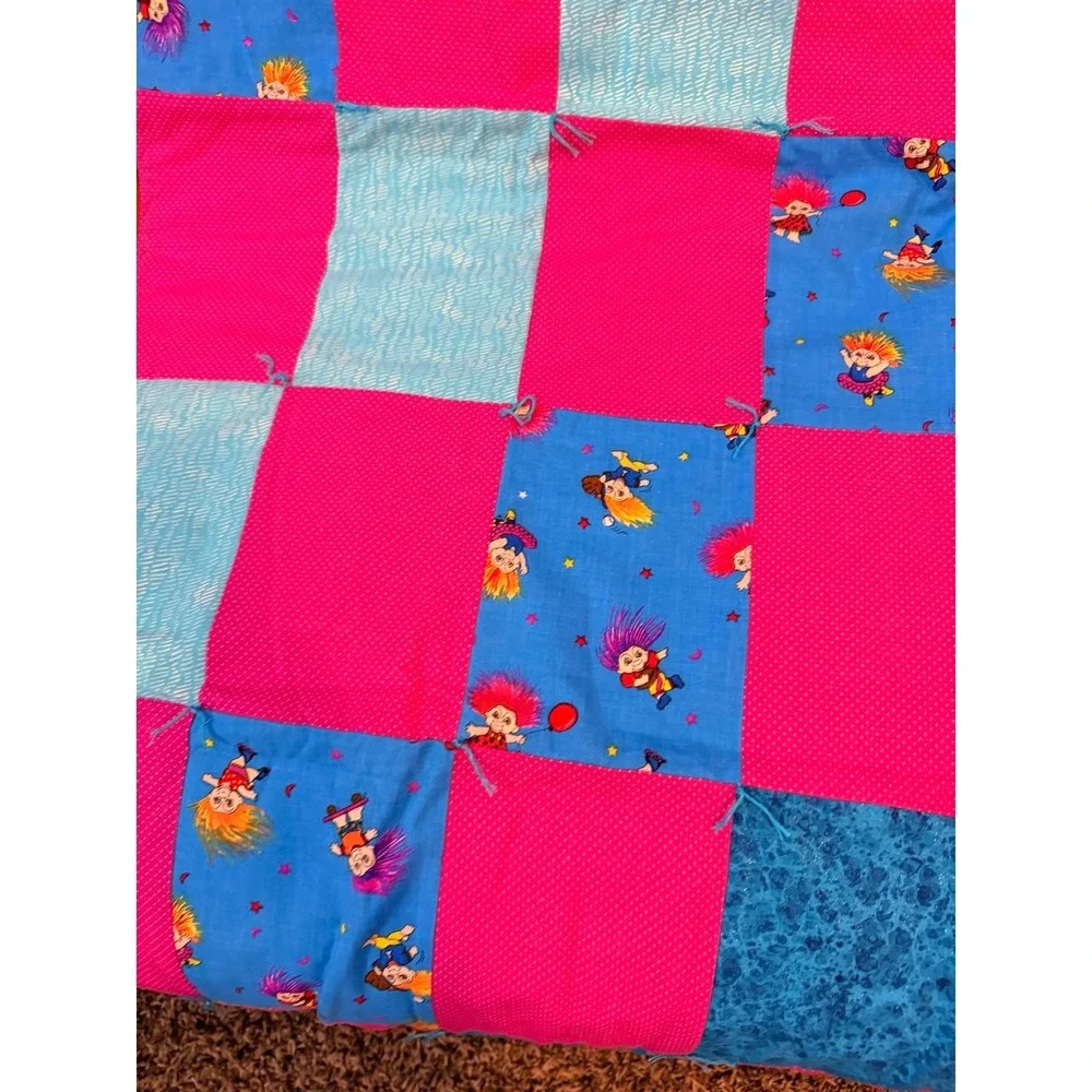 Trolls blanket